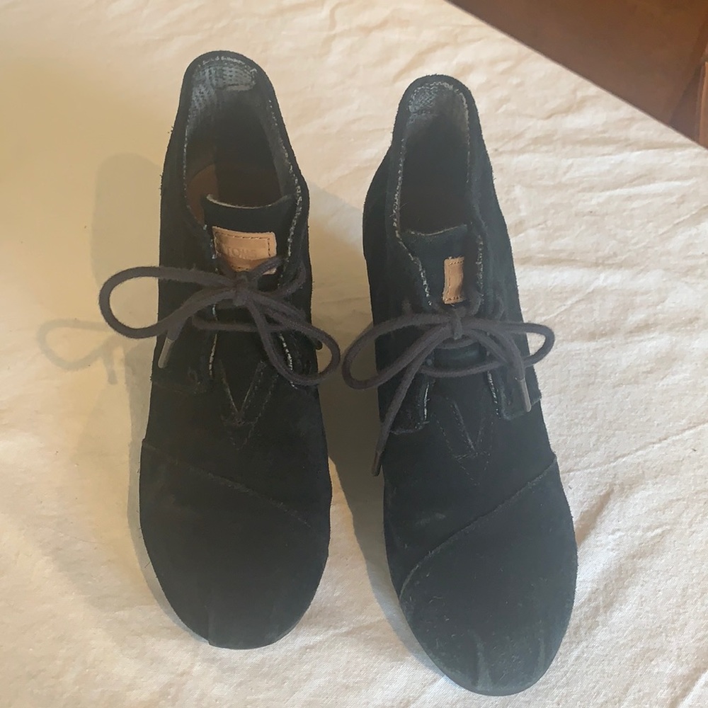 Toms Black Wedges